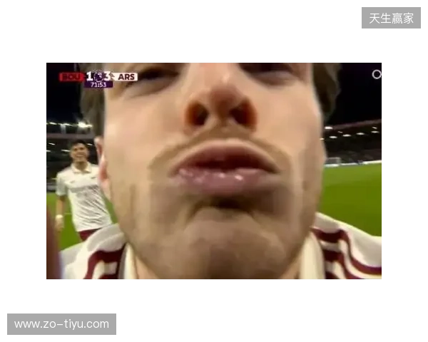 小雷:摄像机都是口水,得管你收费了!赖斯:只是轻吻了一下😂 小雷:摄像机都是口水,得管你收费了!赖斯:只是轻吻了一下😂